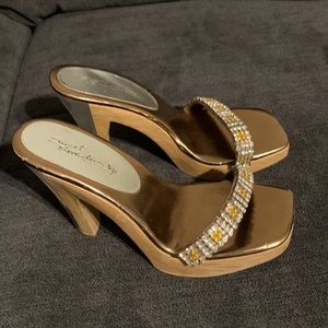 Woman sandals size 6 brand Sweet Seventeen